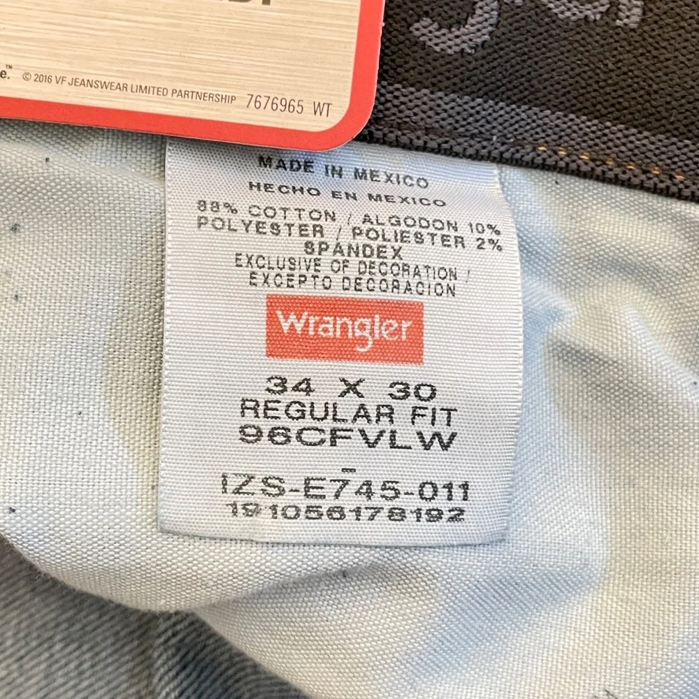Wrangler NWT Men's 34 x 30 Jeans Performance Series Medium Wash Regular Fit